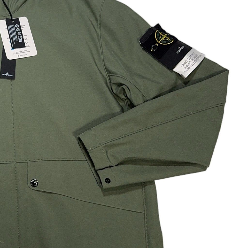 Stone Island Light Soft Shell-R e.dye Jacket – Green