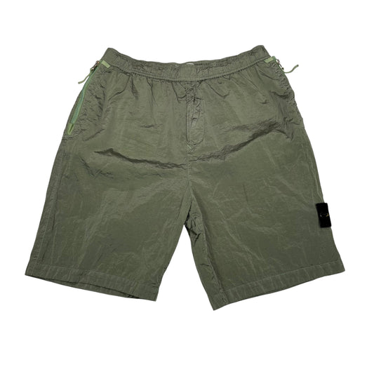 Stone Island Green Patch-Logo Nylon Metal in Econyl Regenerated Nylon Shorts