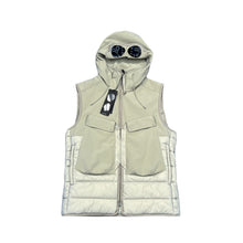 Load image into Gallery viewer, CP Company beige Shell-R Goggle Hood Gilet

