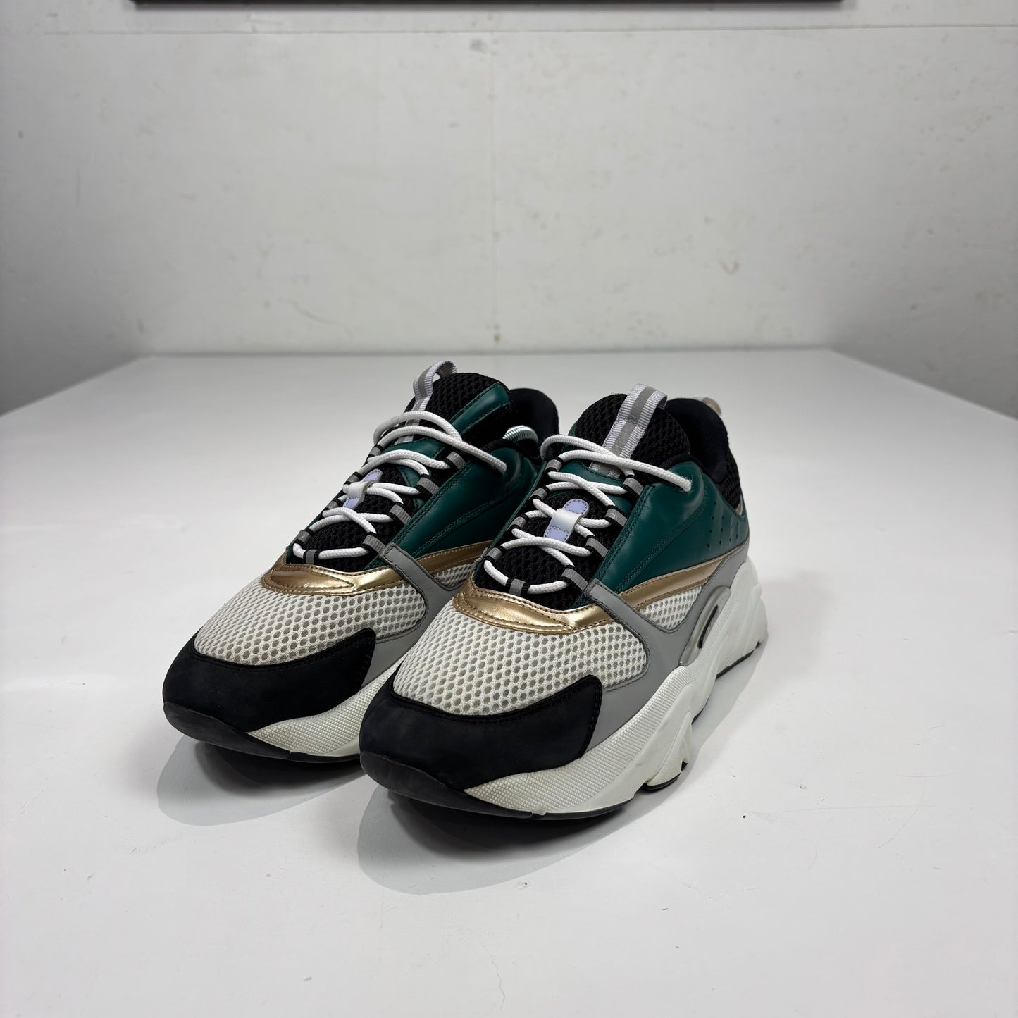 Dior B22 Men’s Green and White Trainers