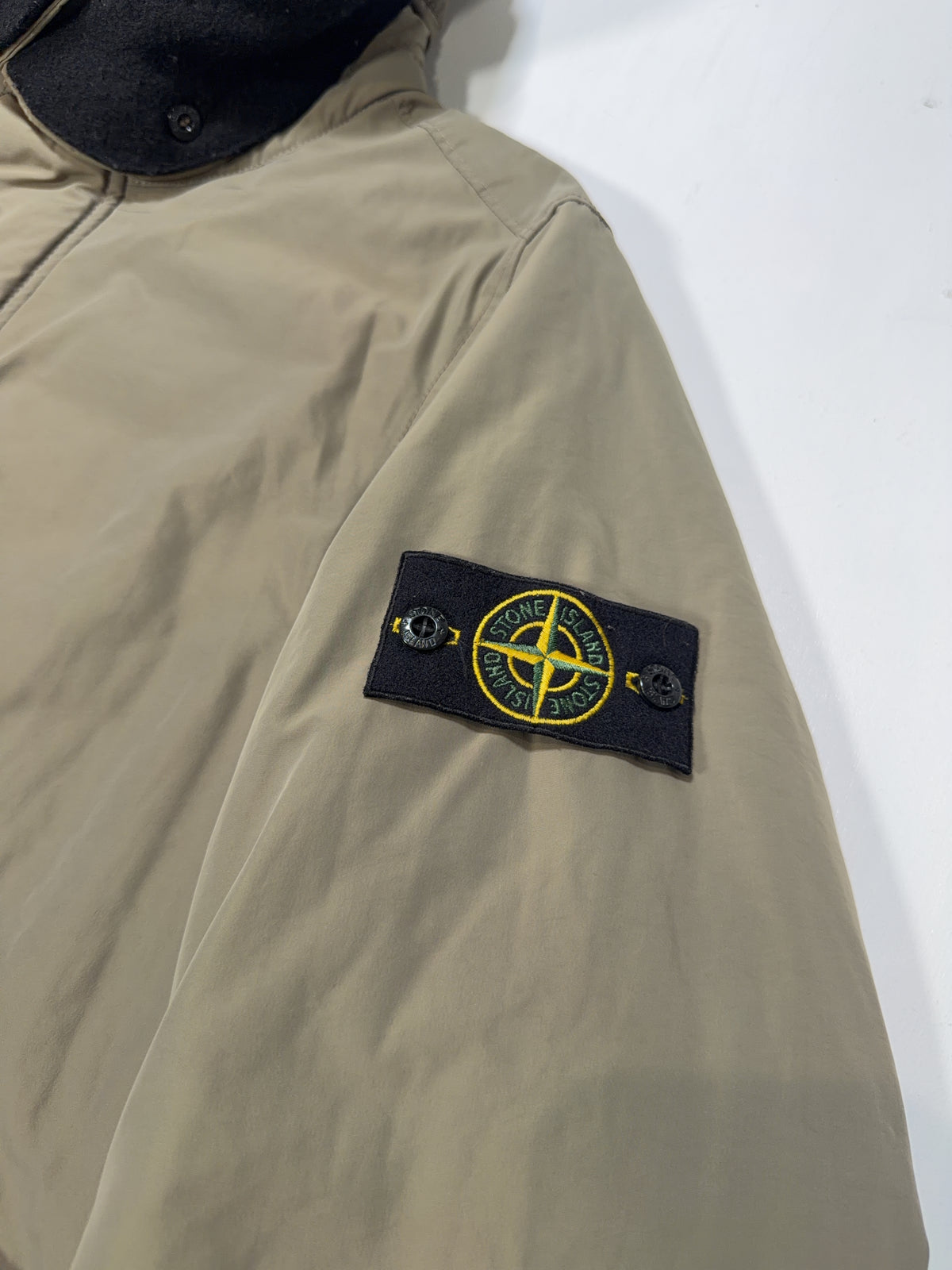Stone Island Micro Reps PrimaLoft Parka – Beige