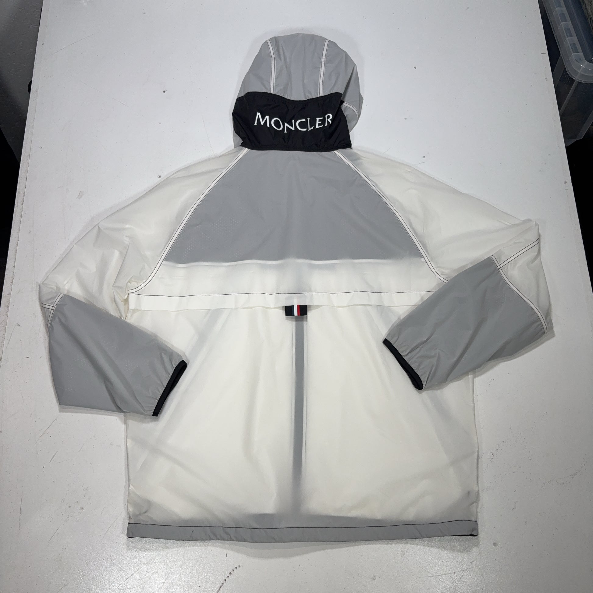 Moncler Doi Giubbotto White Jacket