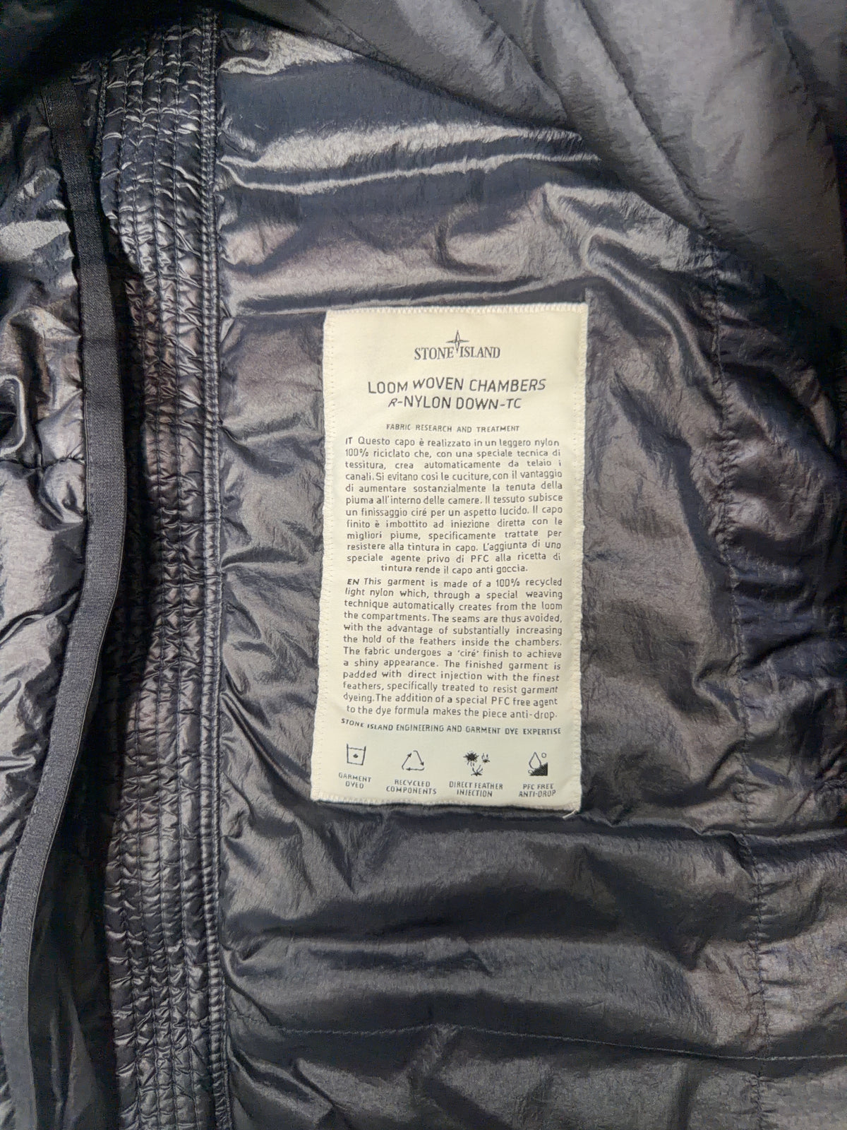 Stone Island Loom Woven Chambers Hooded Quilted Puffer Jacket – Navy